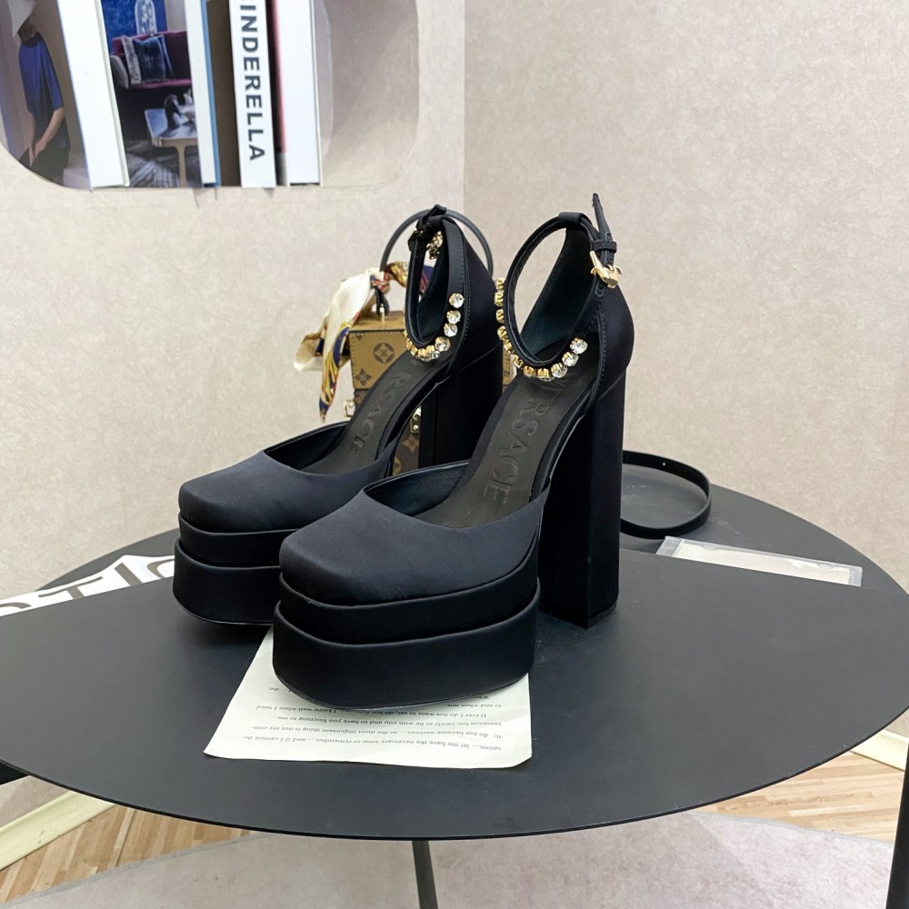 Versace sandals 15.5cm satin Medusa Aevitas pumps from  the #𝙑𝙚𝙧𝙨𝙖𝙘𝙚 𝟐𝟐𝙨𝙨