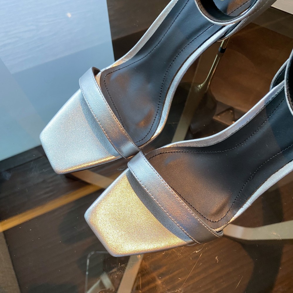 Balmain 𝟐𝟎𝟐2 𝙁𝙒 Sandals