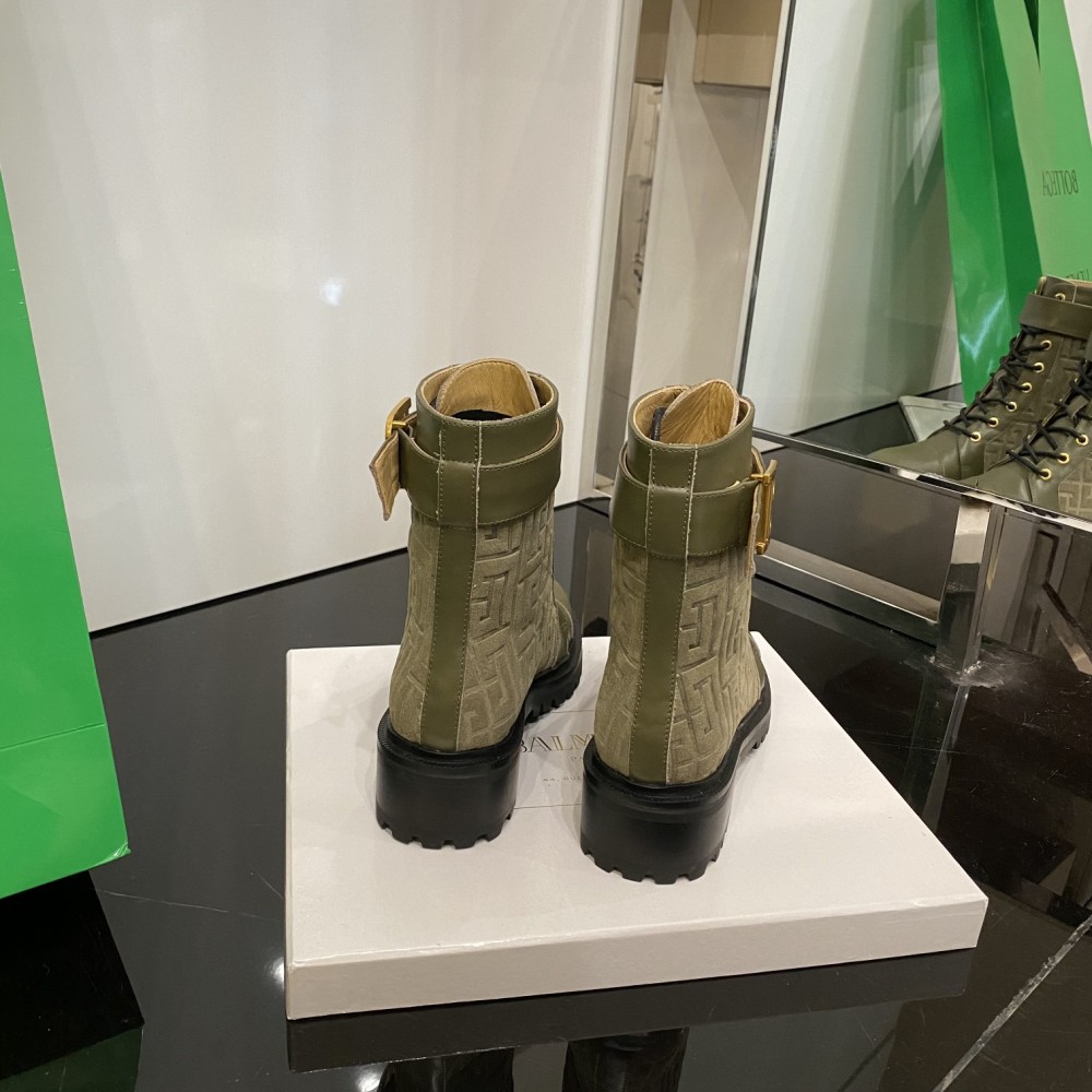 Balmain 𝟐𝟎𝟐2 𝙁𝙒 Martin boots