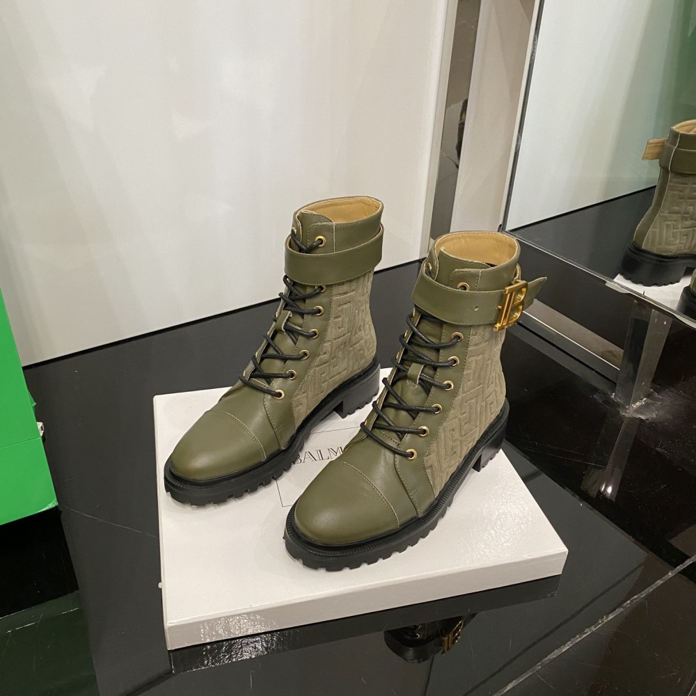 Balmain 𝟐𝟎𝟐2 𝙁𝙒 Martin boots