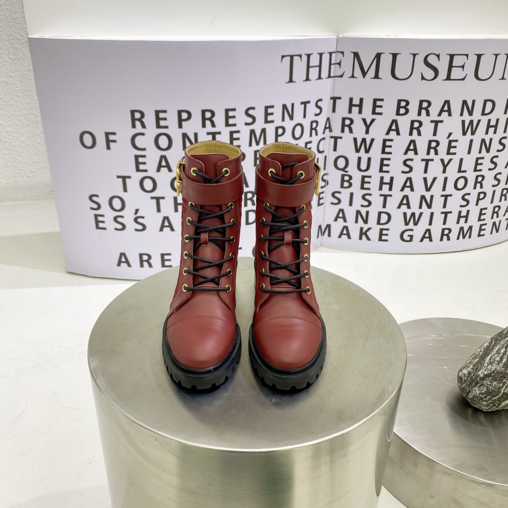 Balmain 𝟐𝟎𝟐2 𝙁𝙒 Martin boots