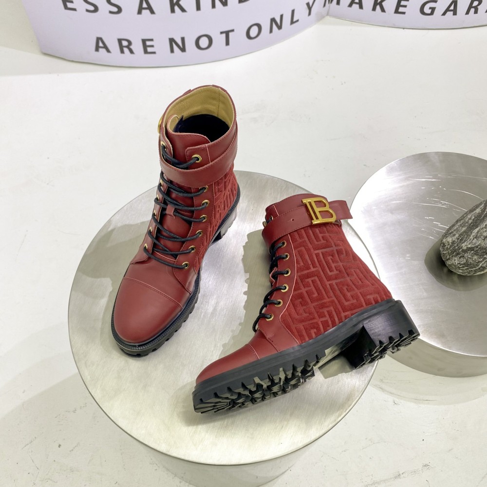 Balmain 𝟐𝟎𝟐2 𝙁𝙒 Martin boots