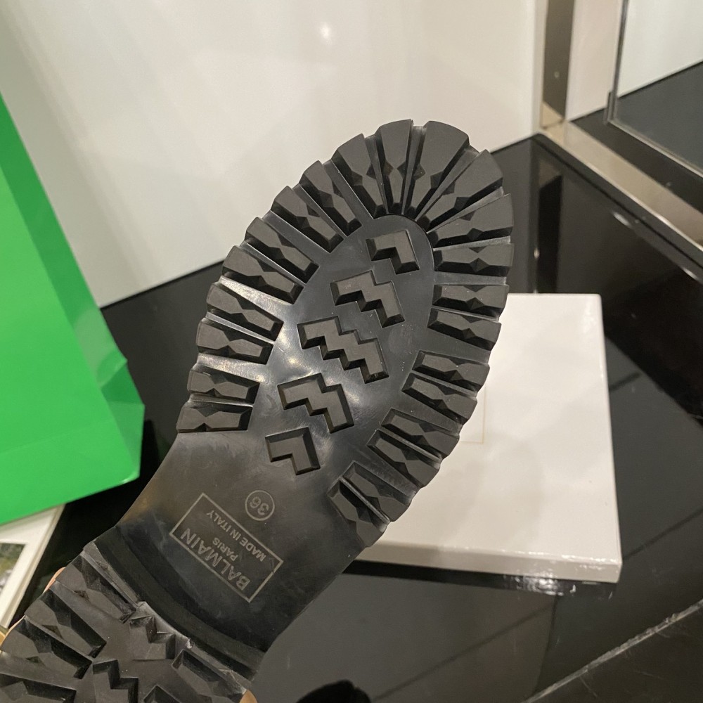 Balmain 𝟐𝟎𝟐2 𝙁𝙒 Martin boots