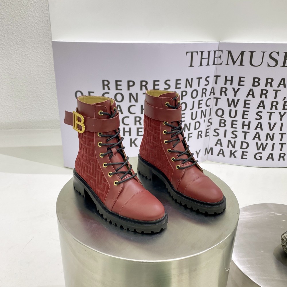 Balmain 𝟐𝟎𝟐2 𝙁𝙒 Martin boots