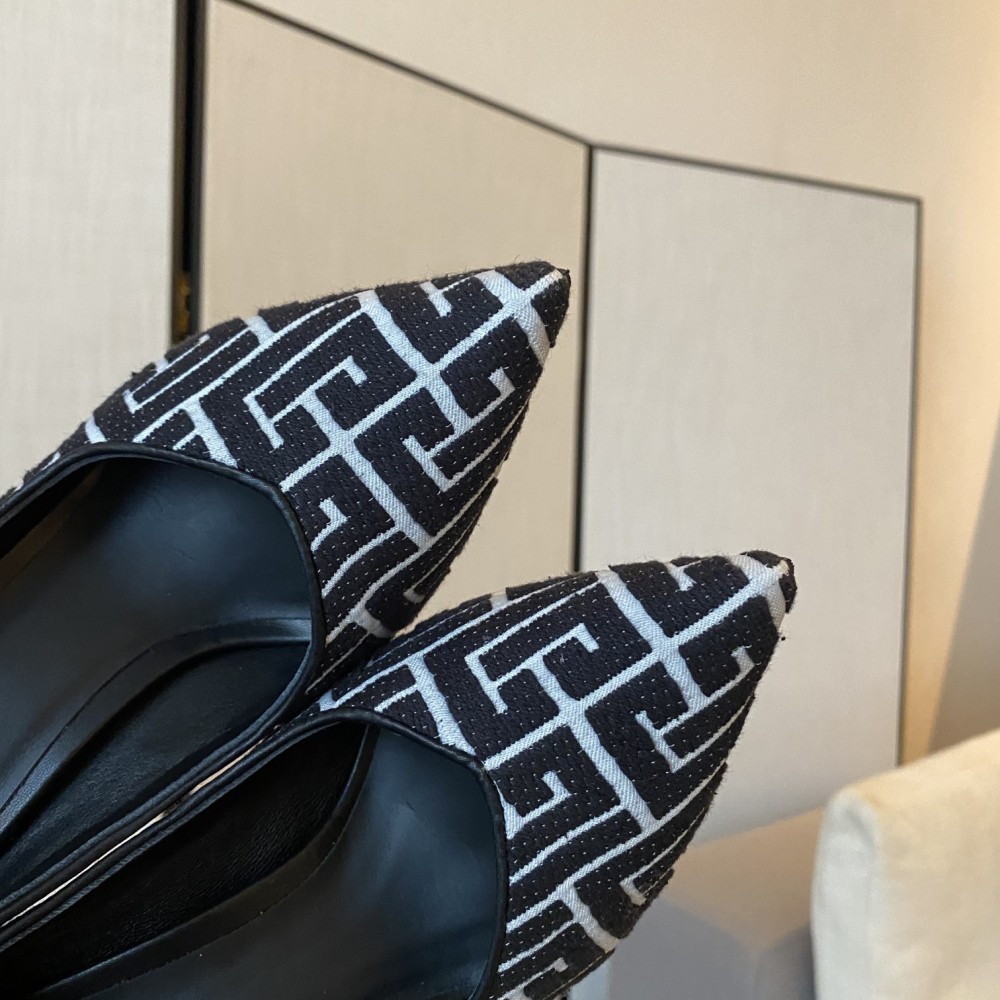 Balmain 𝟐𝟎𝟐1 𝙁𝙒 Sandals