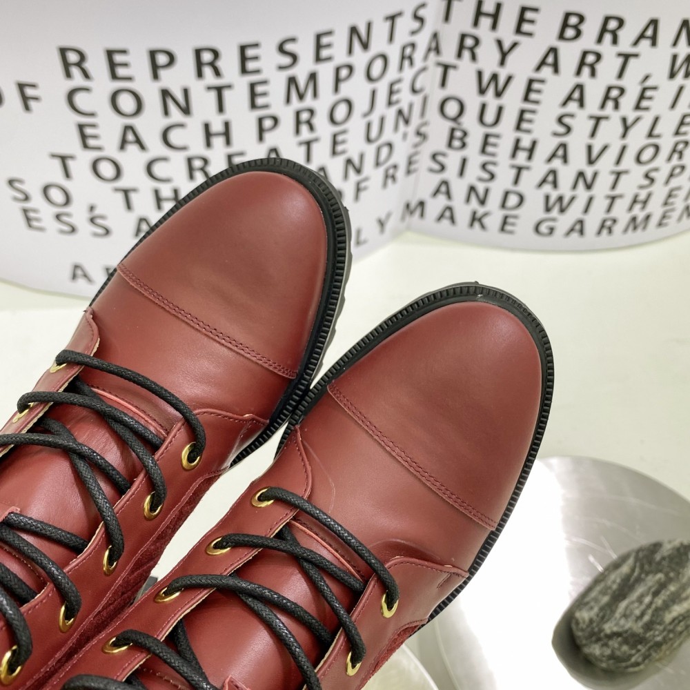 Balmain 𝟐𝟎𝟐2 𝙁𝙒 Martin boots