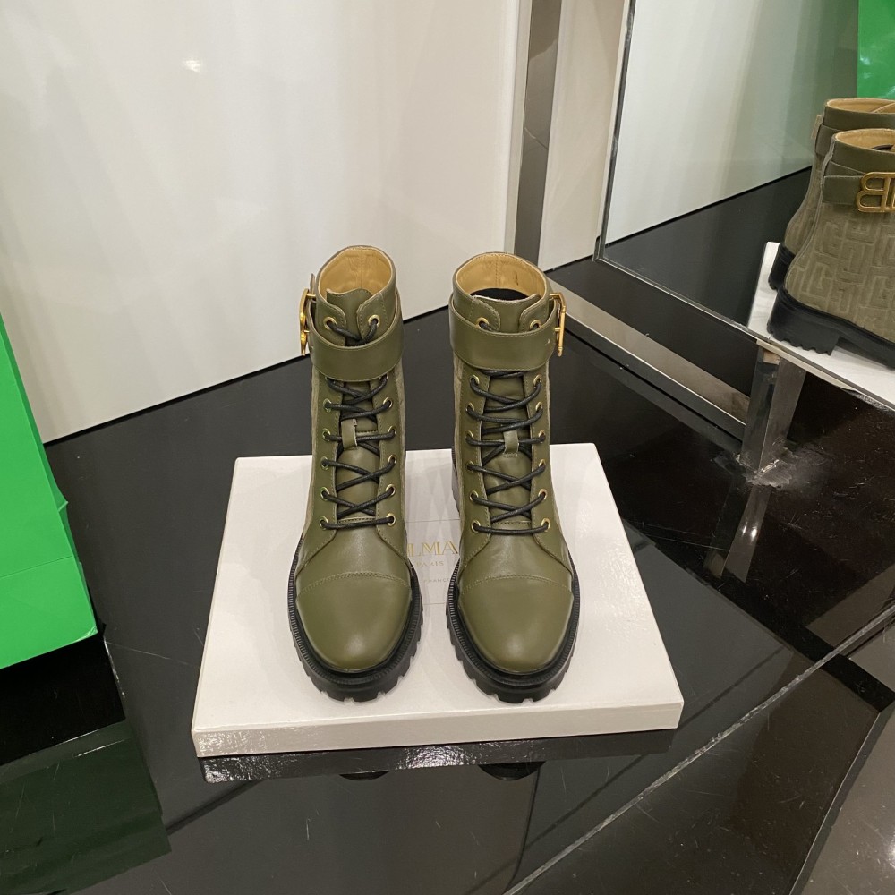 Balmain 𝟐𝟎𝟐2 𝙁𝙒 Martin boots