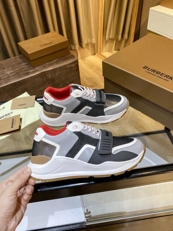 Burberry Men's and Women's Sneakers