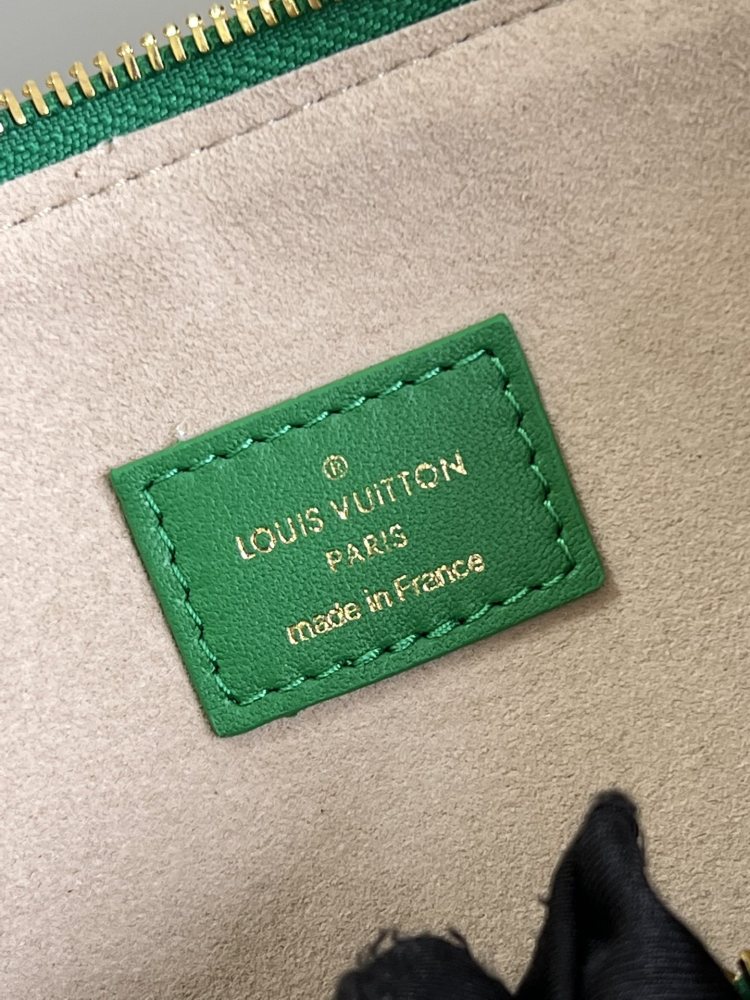 Louis Vuitton Coussin Monogram  M57790 mirror Boutique
