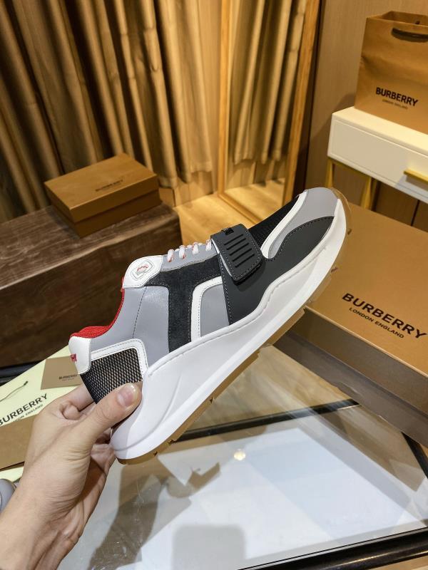 Burberry Men's and Women's Sneakers
