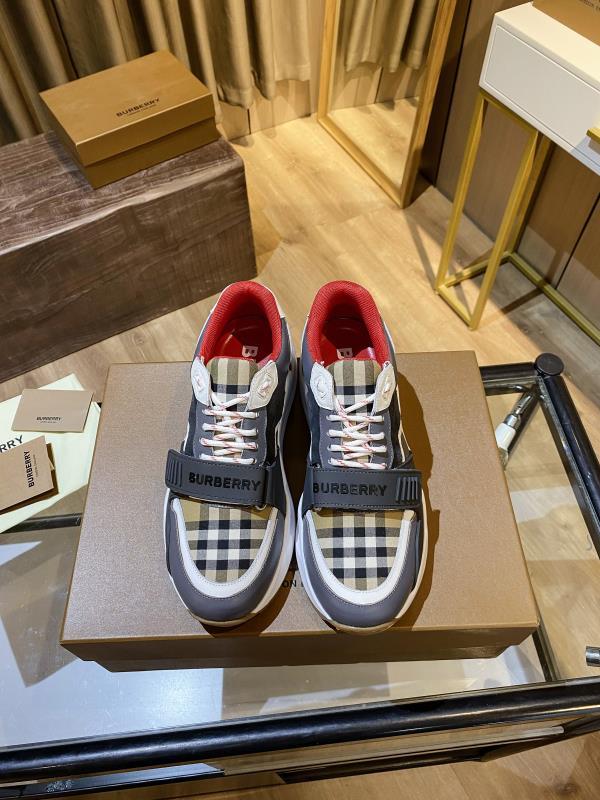 Burberry Men's and Women's Sneakers