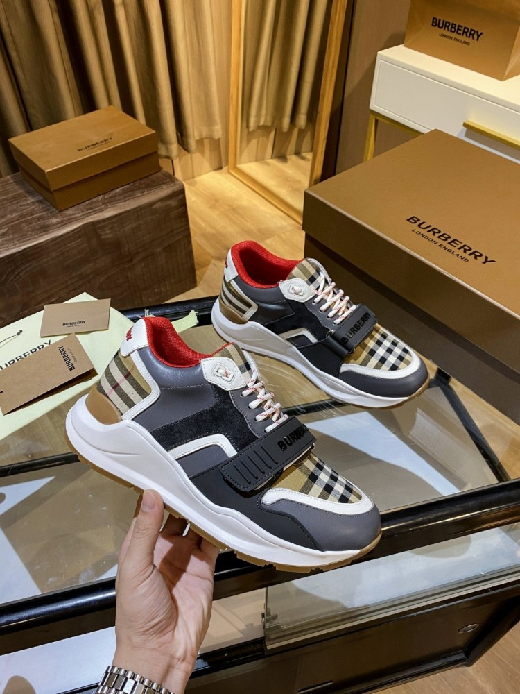 Burberry Men's and Women's Sneakers