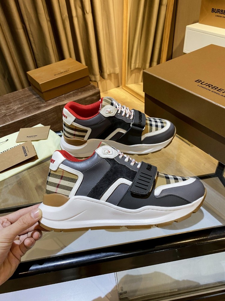 Burberry Men's and Women's Sneakers