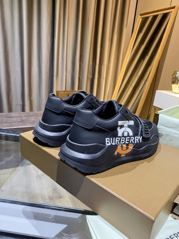 Burberry Men's and Women's Sneakers