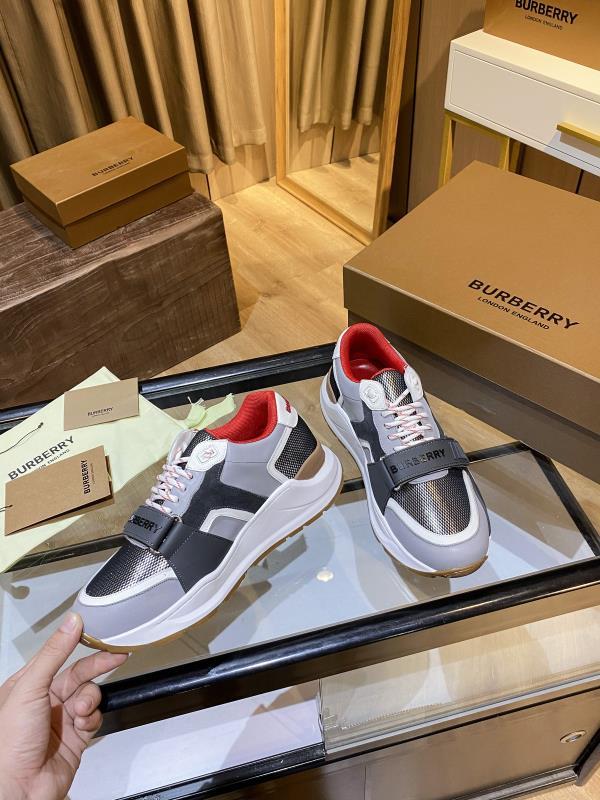 Burberry Men's and Women's Sneakers
