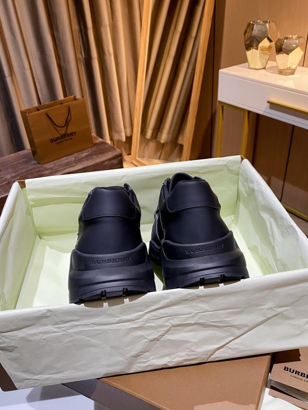 Burberry Men's and Women's Sneakers