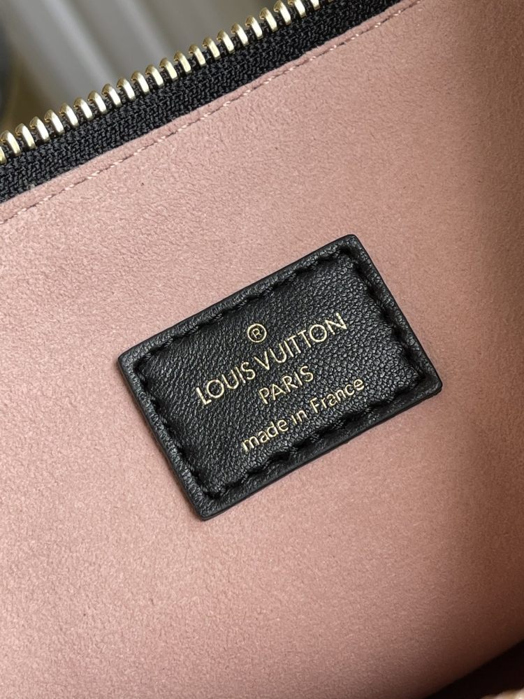Louis Vuitton Coussin Monogram  M57790 mirror Boutique