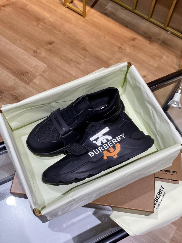 Burberry Men's and Women's Sneakers