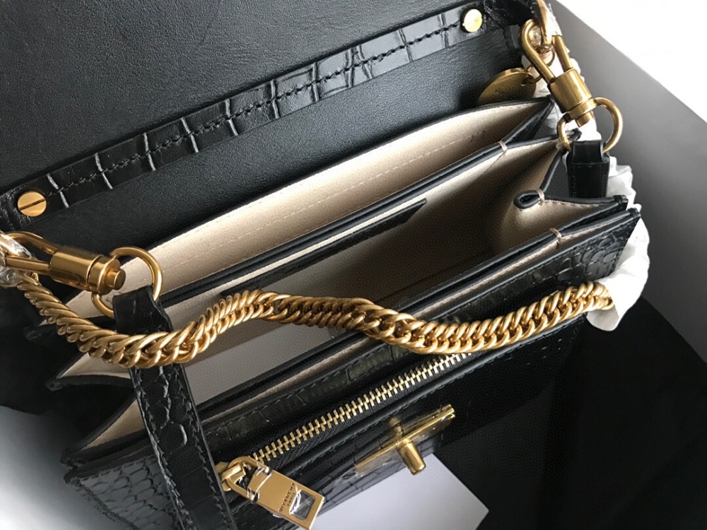 Givenchy 🇫🇷 GV3 1117 Mirror Boutique