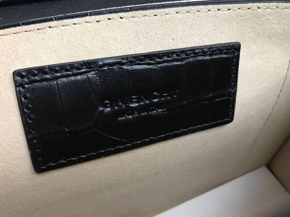 Givenchy 🇫🇷 GV3 1117 Mirror Boutique