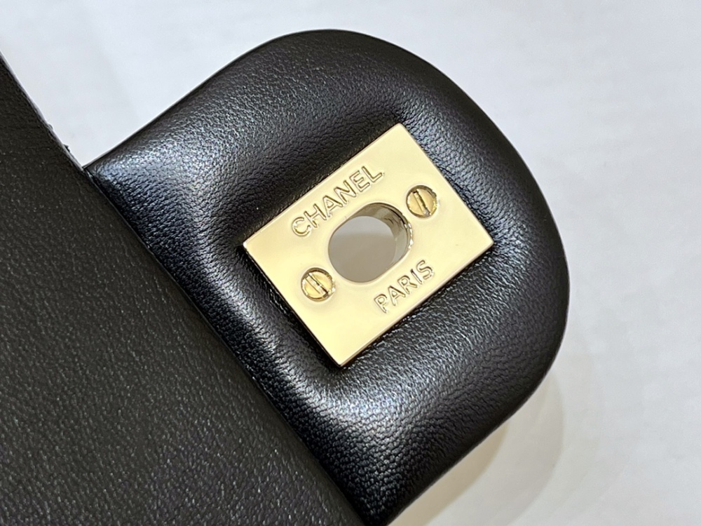 Chanel  23C cf mini 1787 Mirror Boutique