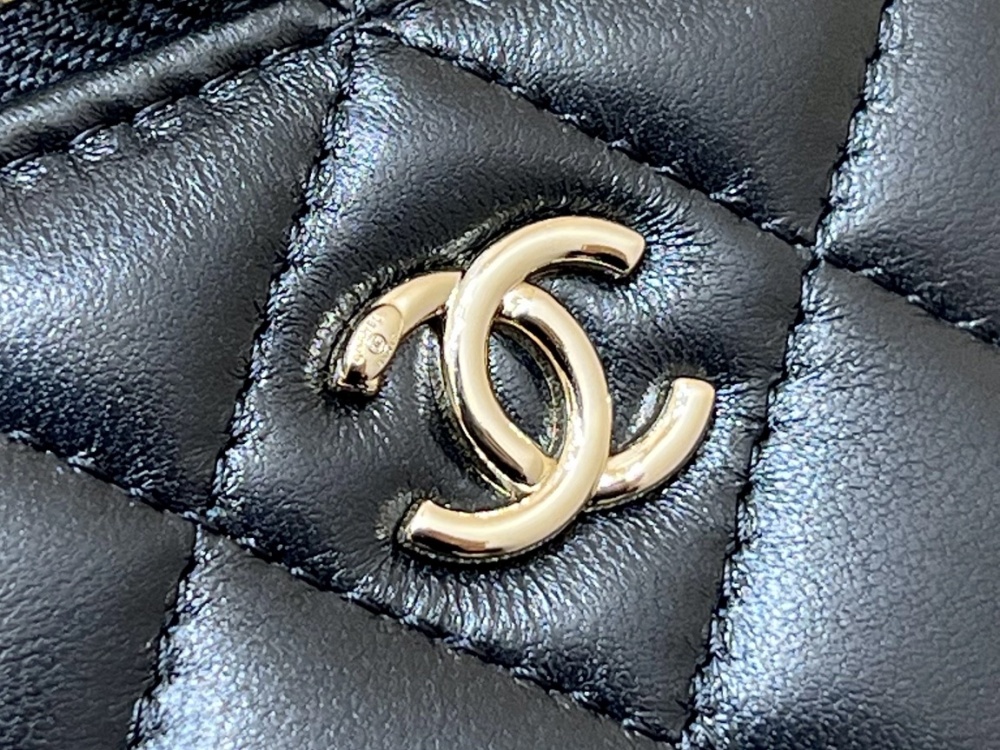 Chanel  23C  box 1447 Mirror Boutique