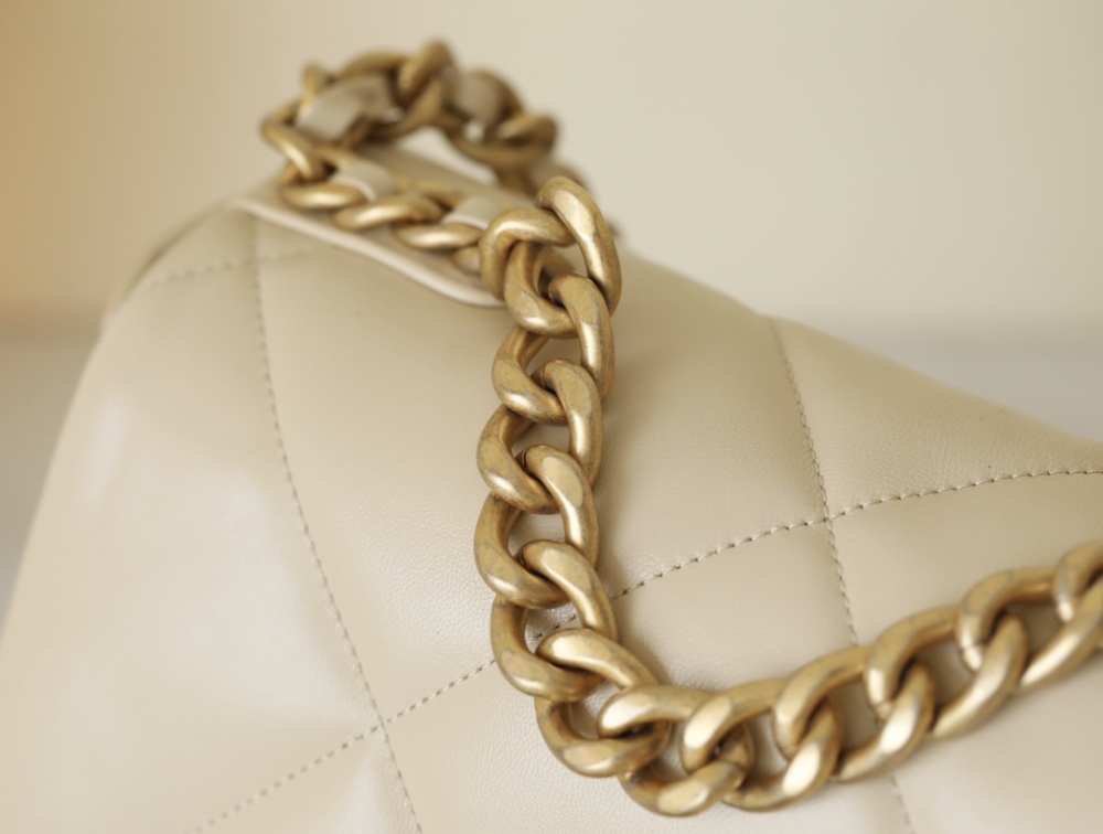 Chanel 19bag Mirror Boutique