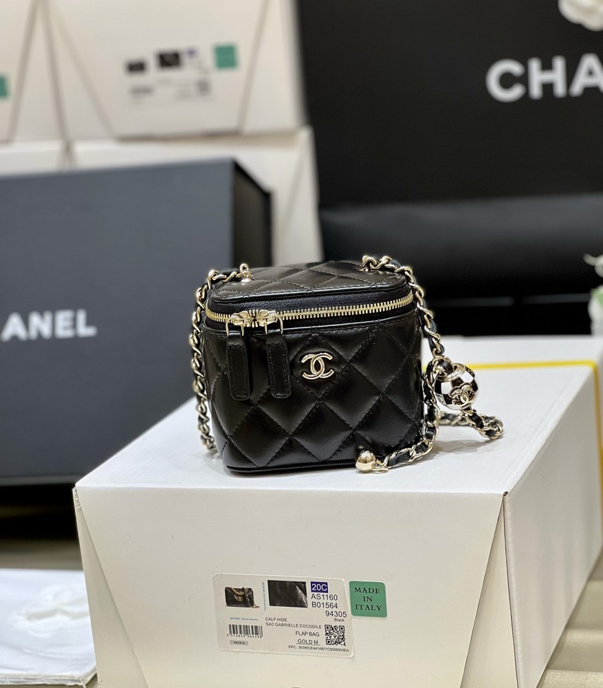 Chanel  23C  box 1447 Mirror Boutique