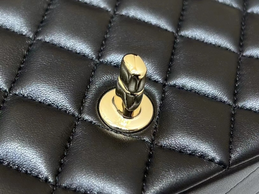 Chanel  23C cf mini 1787 Mirror Boutique