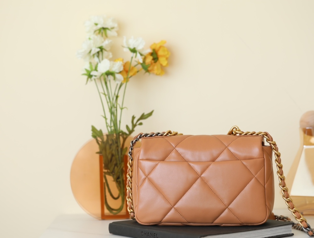 Chanel 19bag Mirror Boutique