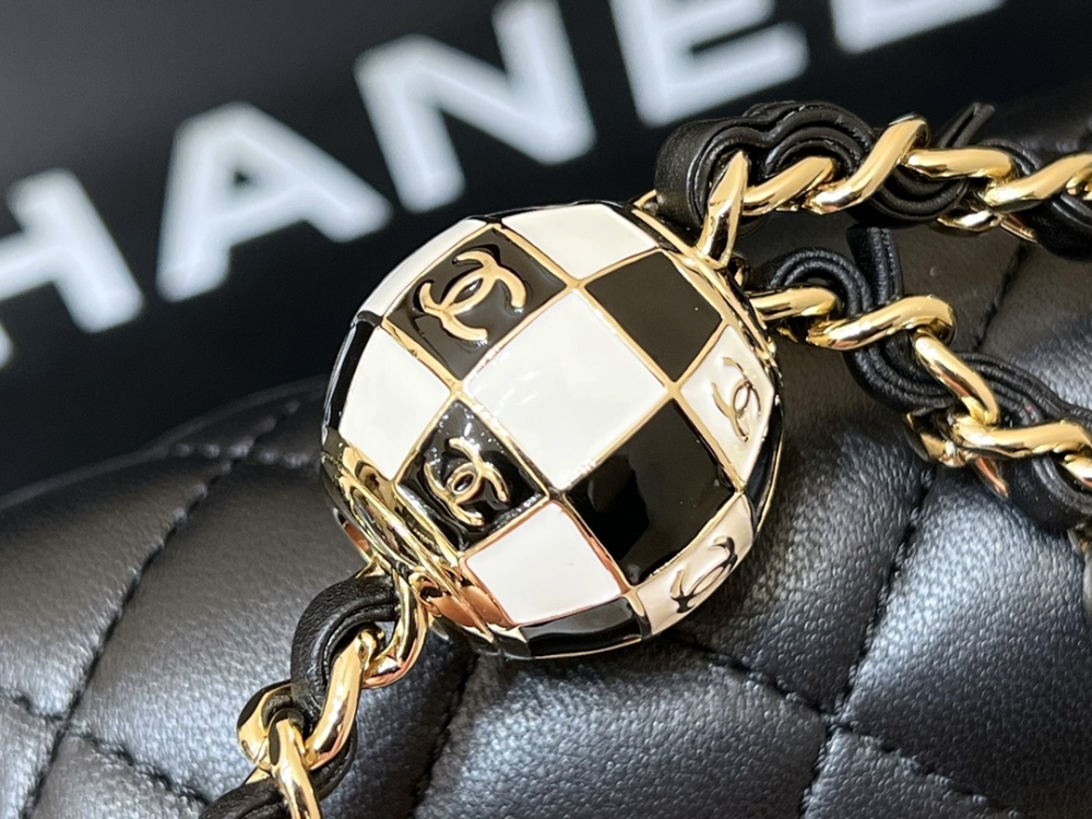 Chanel  23C cf mini 1786 Mirror Boutique