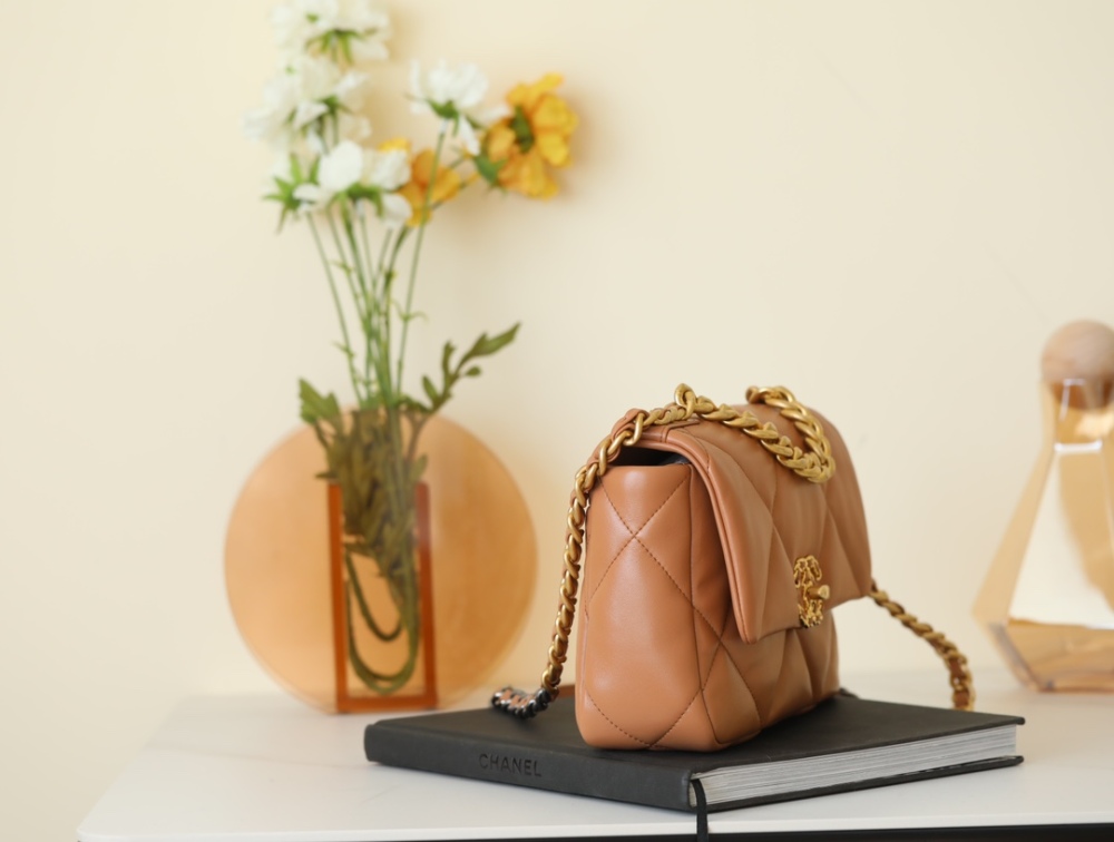 Chanel 19bag Mirror Boutique