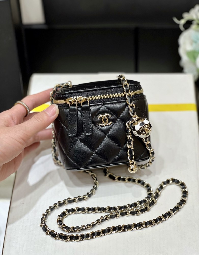 Chanel  23C  box 1447 Mirror Boutique