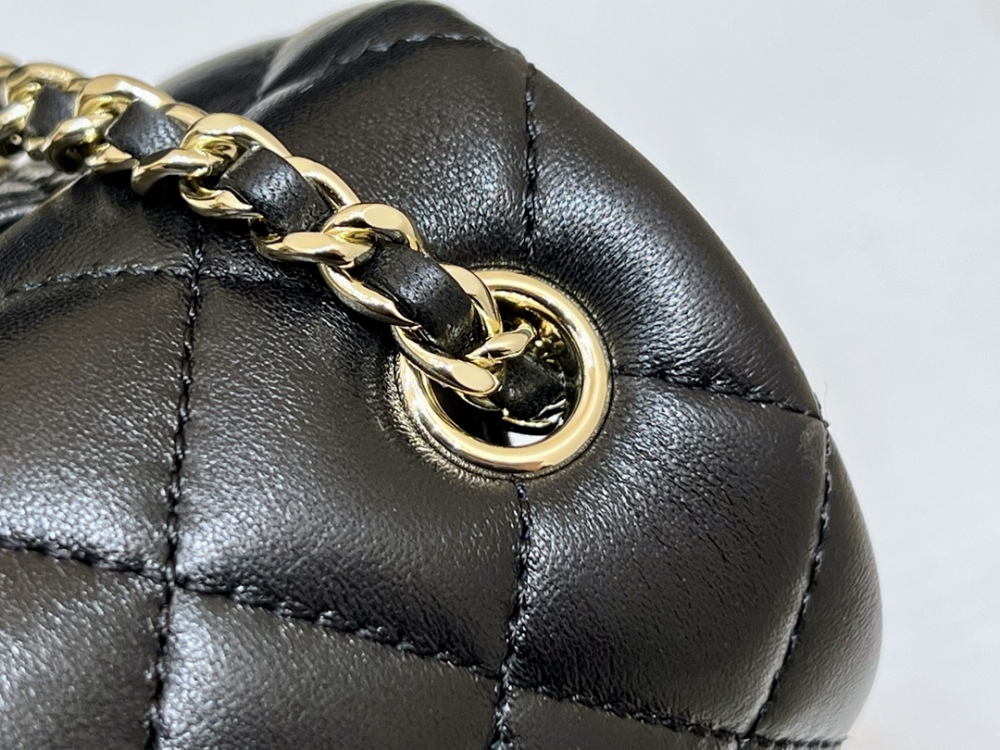 Chanel  23C cf mini 1787 Mirror Boutique