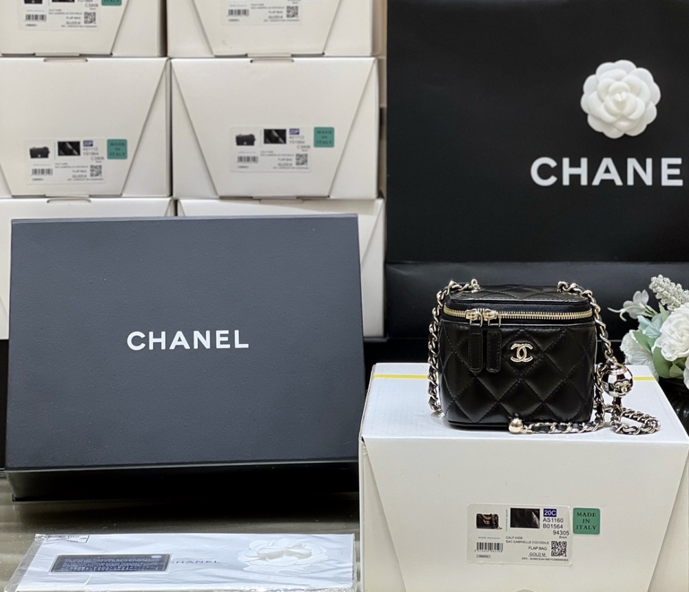Chanel  23C  box 1447 Mirror Boutique