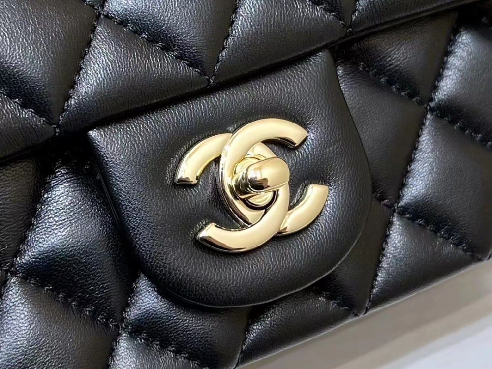 Chanel  23C cf mini 1787 Mirror Boutique