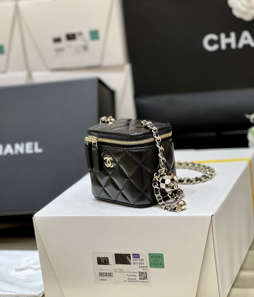 Chanel  23C  box 1447 Mirror Boutique