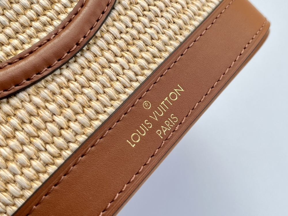 Louis Vuitton M59961 Mirror boutique