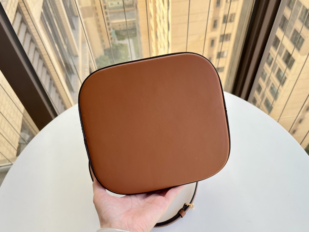 Louis Vuitton M59961 Mirror boutique