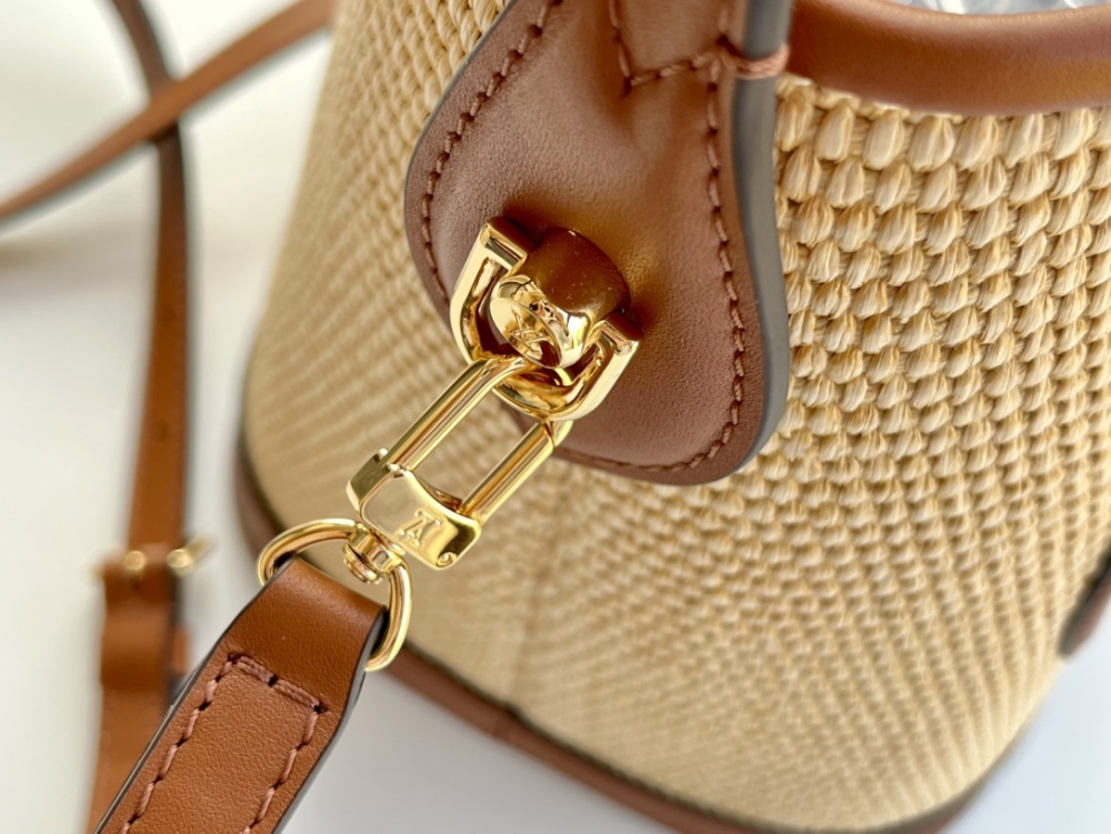Louis Vuitton M59961 Mirror boutique