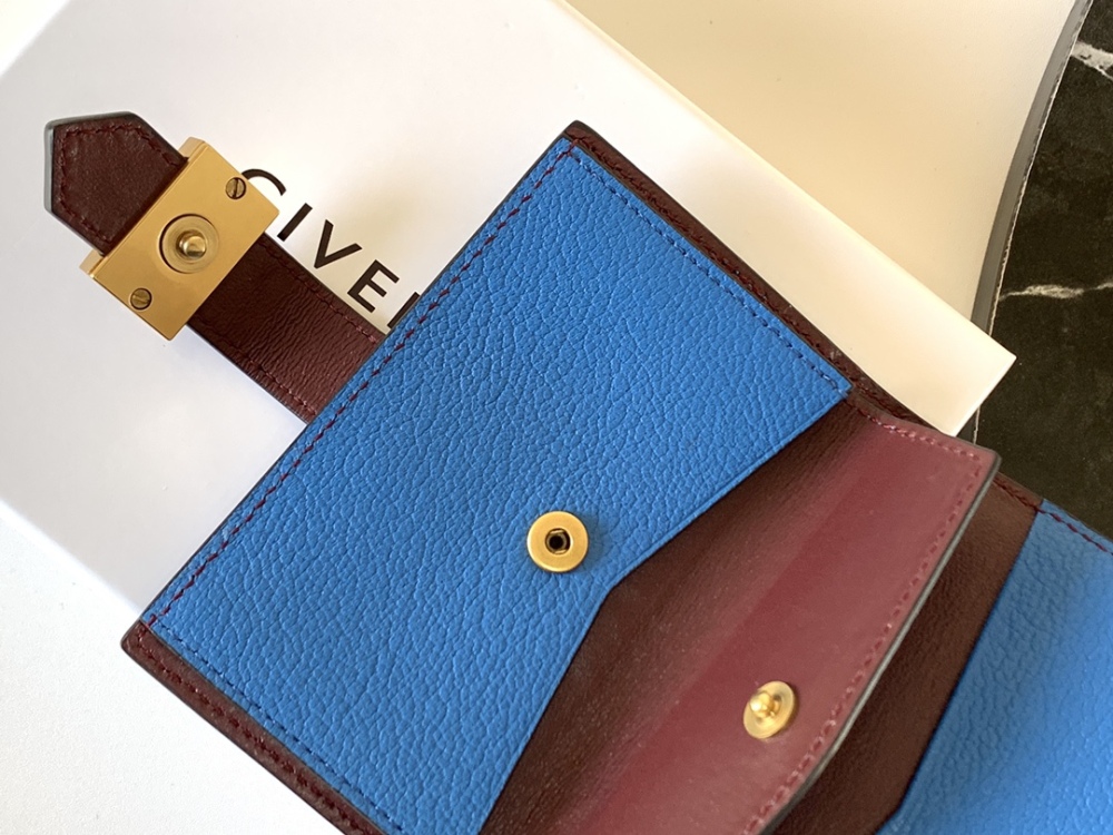 Givenchy 🇫🇷 GV3 wallet HB057 Mirror Boutique
