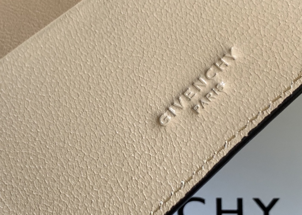 Givenchy 🇫🇷 GV3 wallet HB057 Mirror Boutique