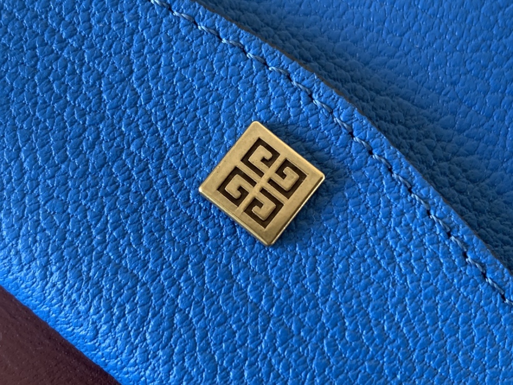 Givenchy 🇫🇷 GV3 wallet HB057 Mirror Boutique