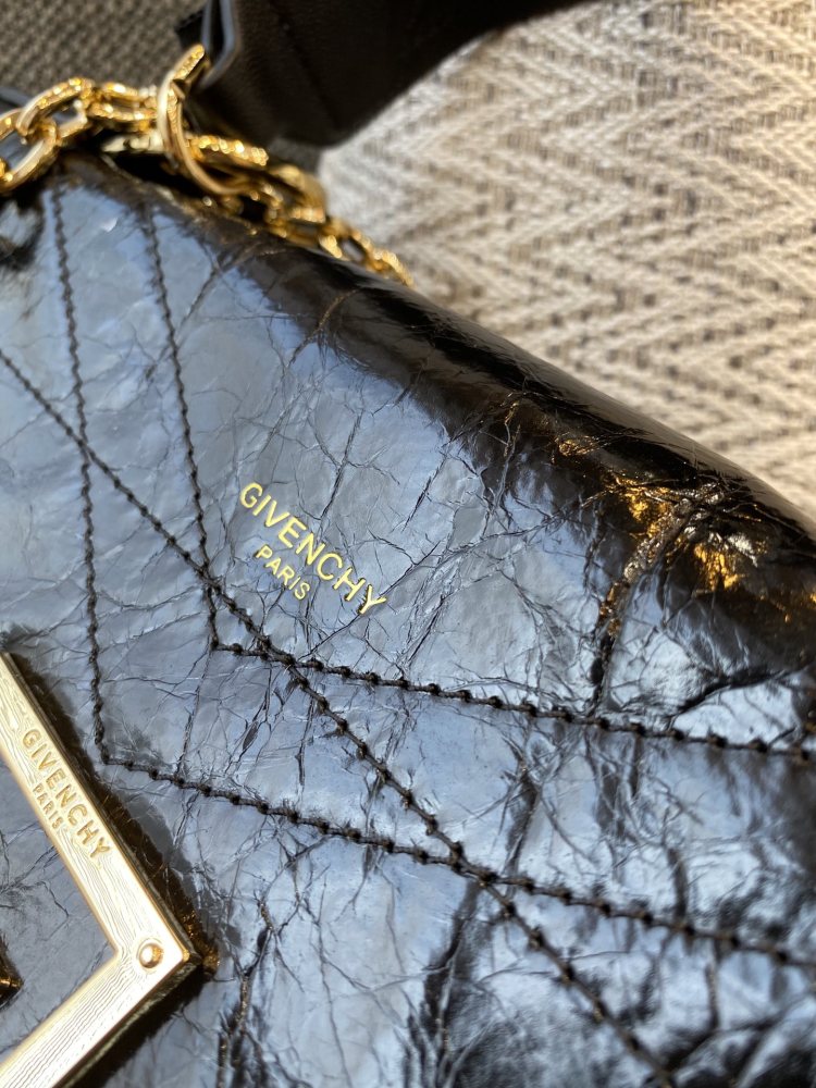Givenchy 🇫🇷 GV3 ID Bag 9405 Mirror Boutique