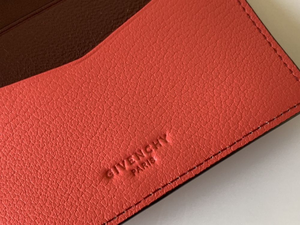 Givenchy 🇫🇷 GV3 wallet HB057 Mirror Boutique