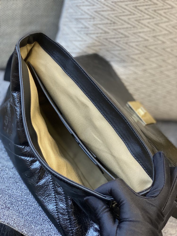 Givenchy 🇫🇷 GV3 ID Bag 9405 Mirror Boutique