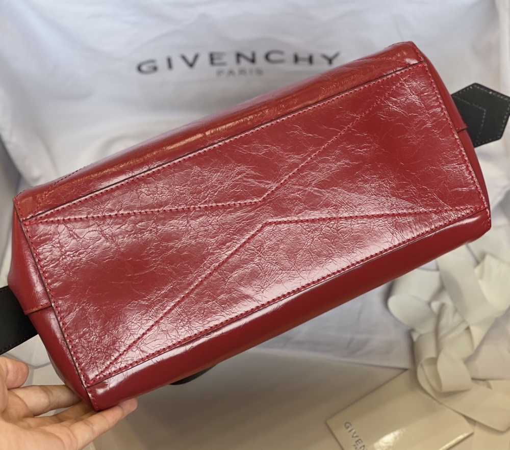 Givenchy 🇫🇷 GV3 ID Bag 9405 Mirror Boutique