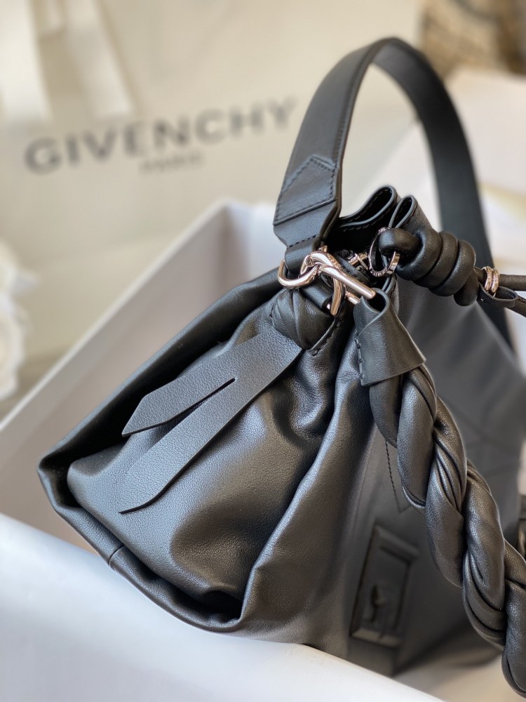 Givenchy 🇫🇷 GV3 0201 Mirror Boutique