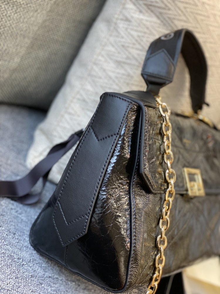 Givenchy 🇫🇷 GV3 ID Bag 9405 Mirror Boutique
