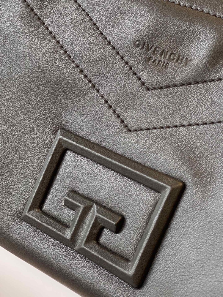 Givenchy 🇫🇷 GV3 0201 Mirror Boutique